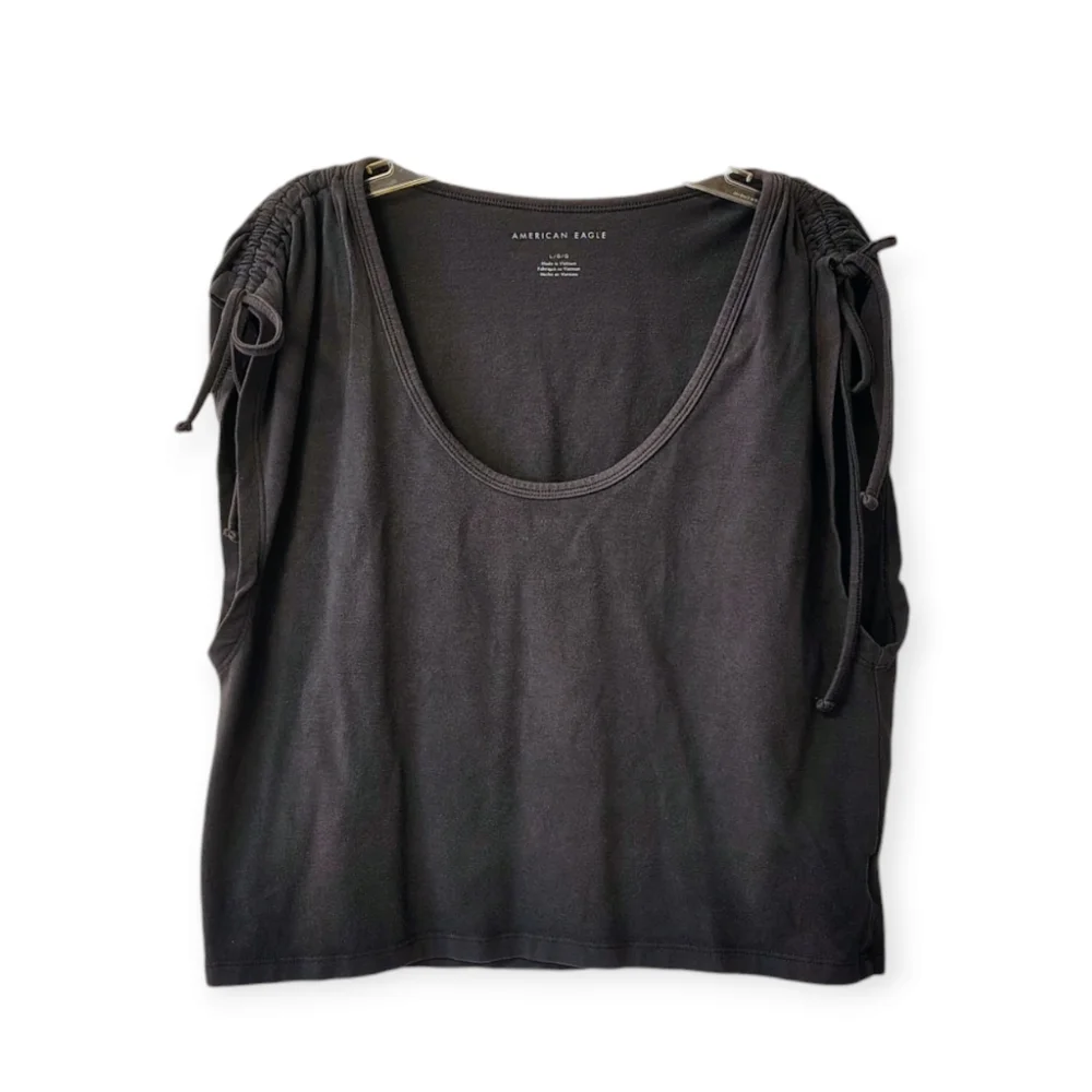 American Eagle cinched shoulder crop top - Picture 2 of 8